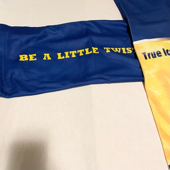 Twisted Tea Adult Fleece One Piece Snuggie Beer Promo - Picture 4 of 14